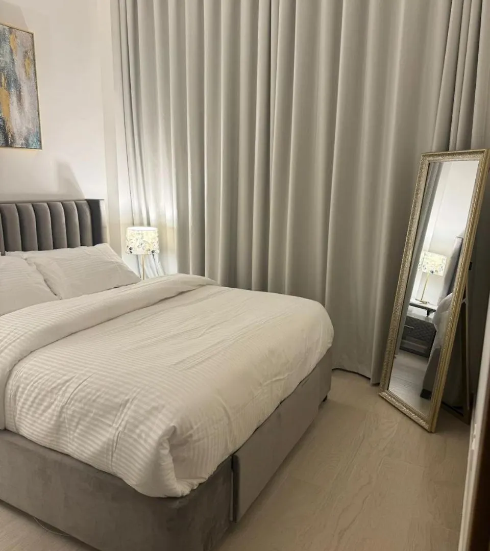 Appartamento Burj Khalifa View Modern 1Bhk With Balcony Dubai