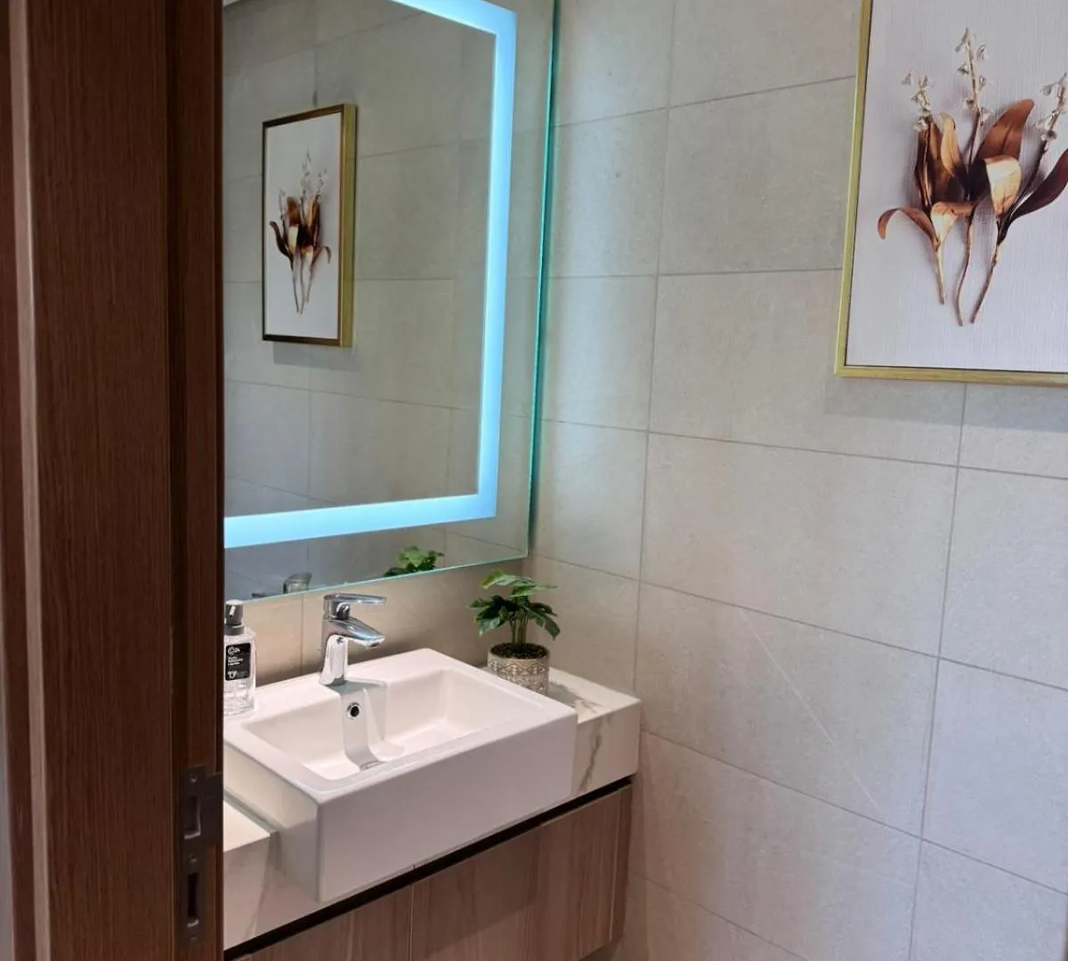Burj Khalifa View Modern 1Bhk With Balcony Apartment Dubai United Arab Emirates